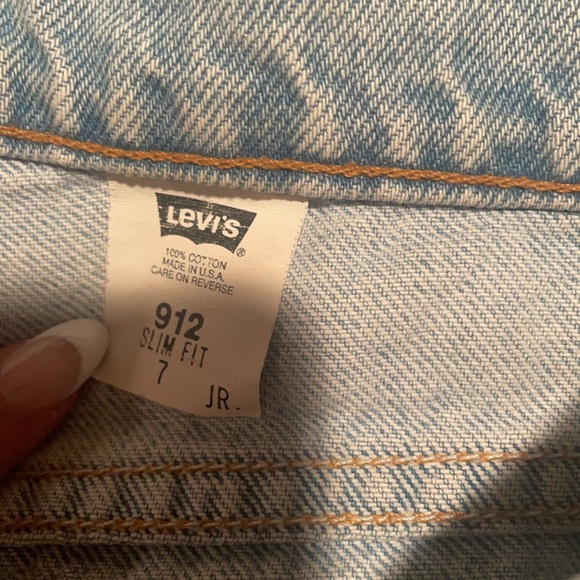 ✨Levi’s denim shorts✨ - Picture 5 of 5